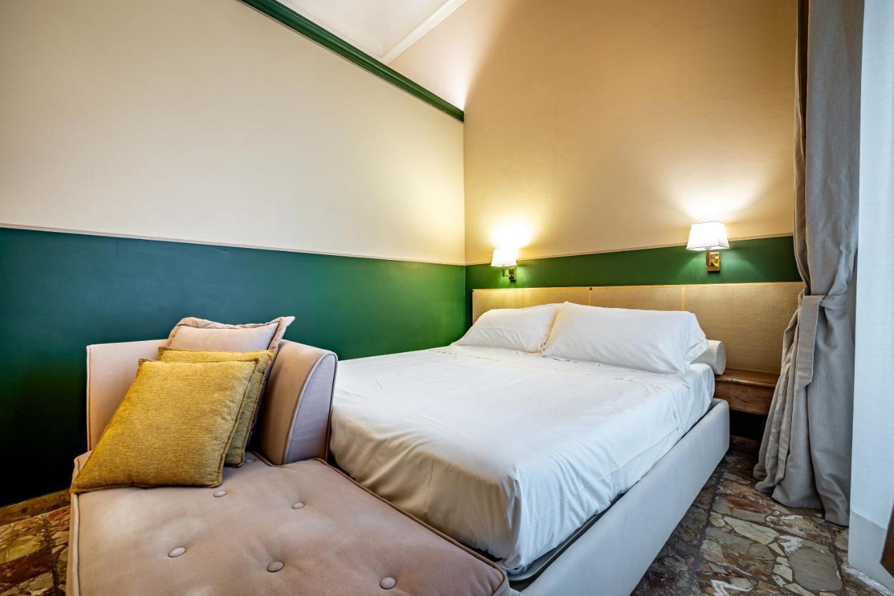 Luxury Bed And Breakfast Cerretani Palace Firenze Bagian luar foto